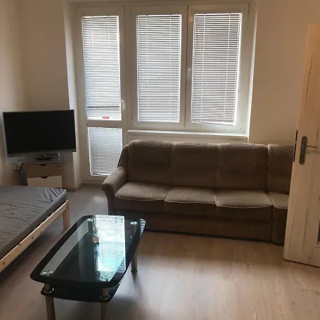 Byt 1:2 S Balkonem Apartment Litvínov